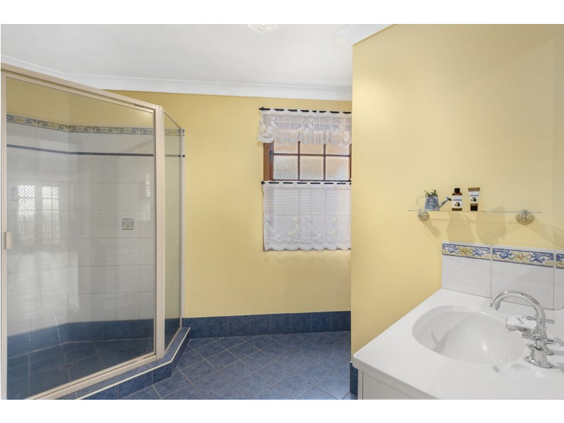 191 Spring Street, Middle Ridge QLD 4350