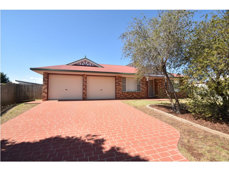 1 Mengel Court, Middle Ridge QLD 4350