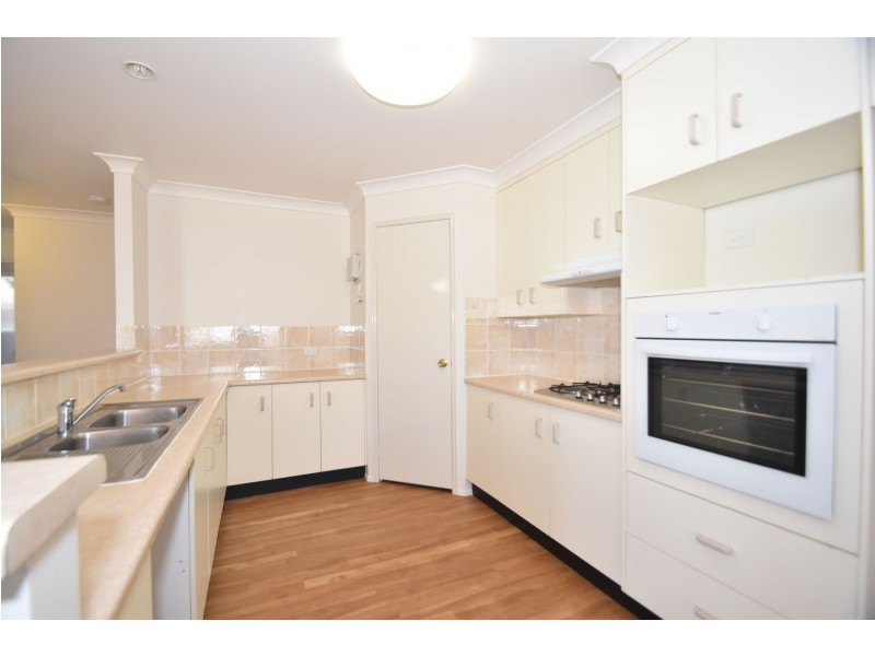 1 Mengel Court, Middle Ridge QLD 4350