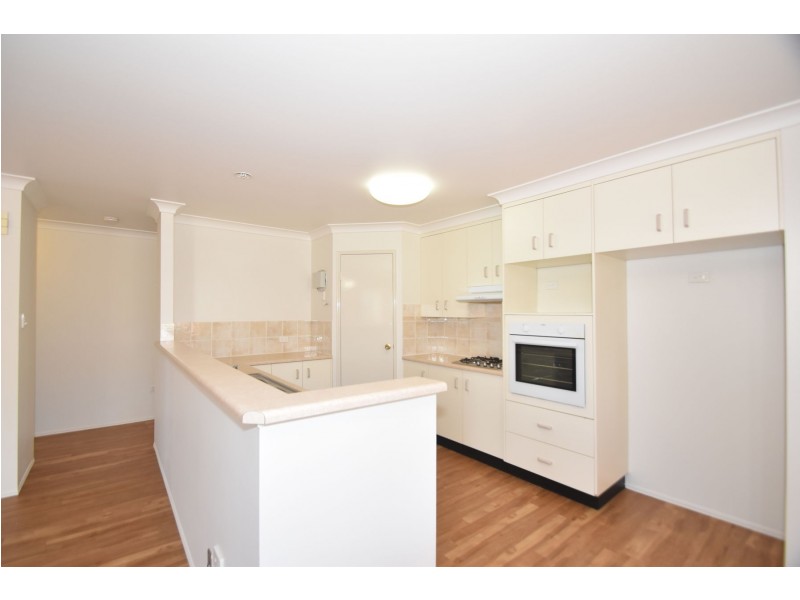 1 Mengel Court, Middle Ridge QLD 4350