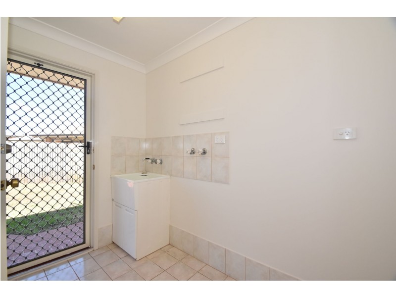 1 Mengel Court, Middle Ridge QLD 4350