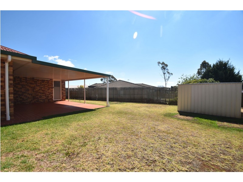 1 Mengel Court, Middle Ridge QLD 4350