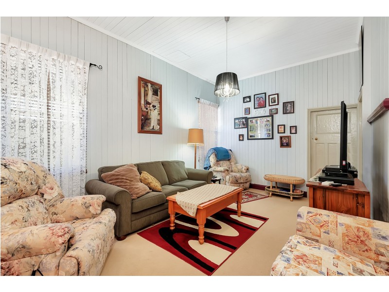 64 Hogg Street, Rockville QLD 4350