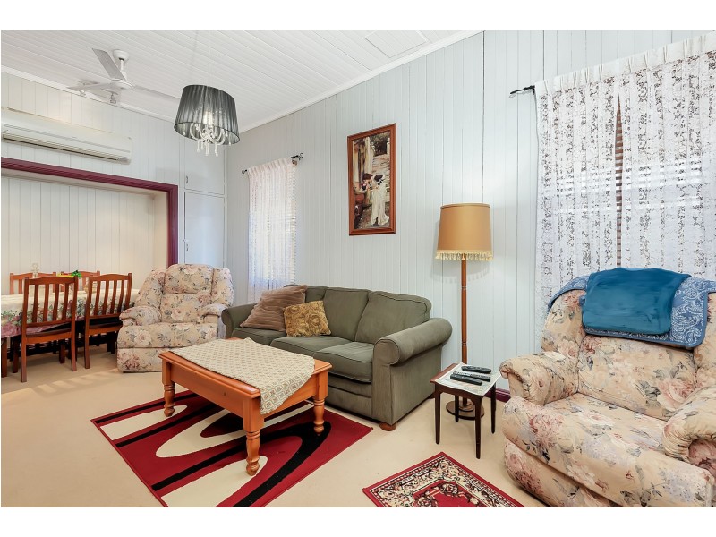 64 Hogg Street, Rockville QLD 4350