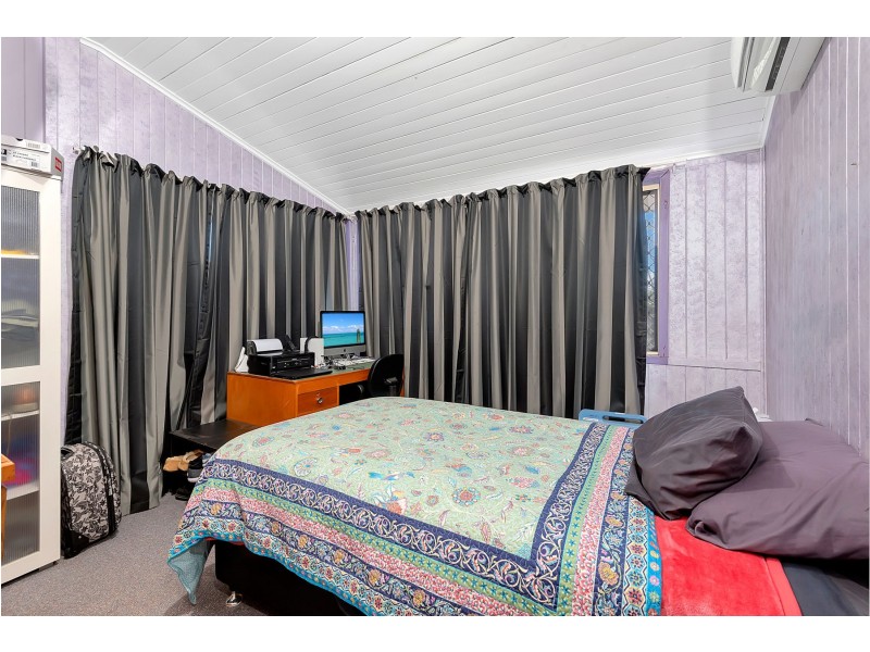 64 Hogg Street, Rockville QLD 4350