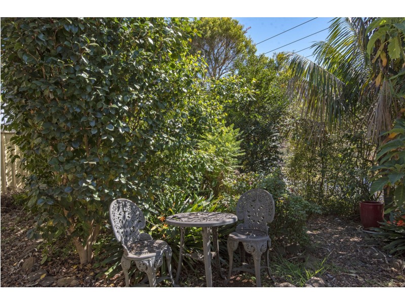 64 Hogg Street, Rockville QLD 4350