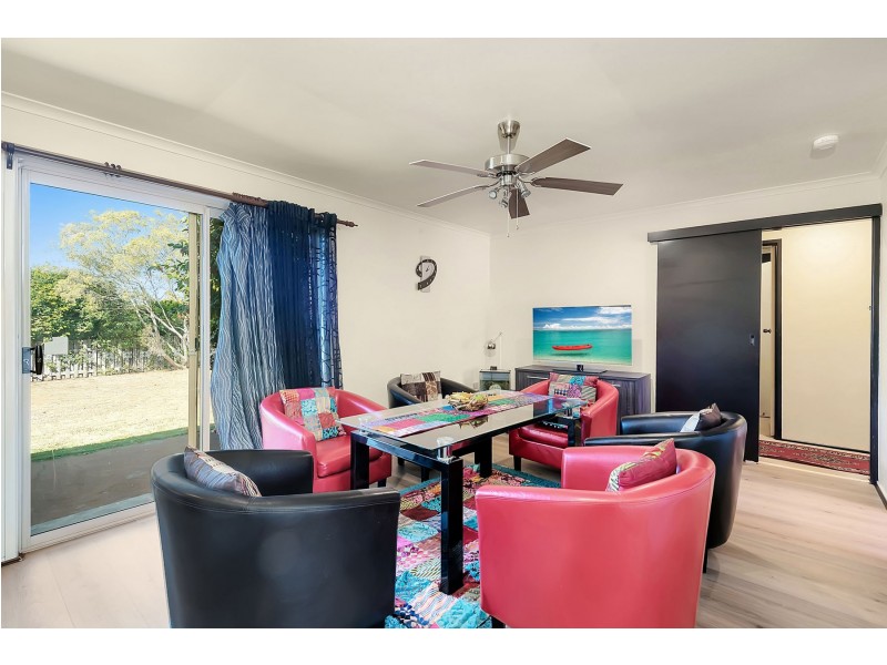 352 West Street, Kearneys Spring QLD 4350