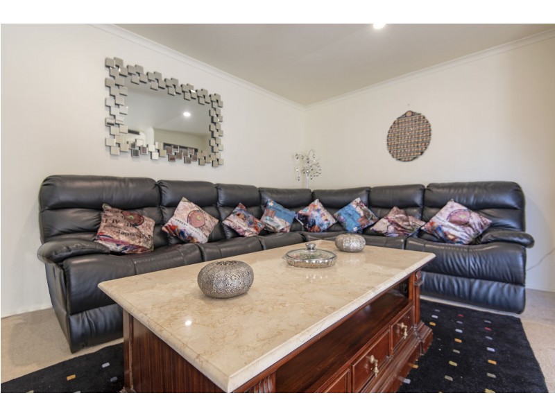 352 West Street, Kearneys Spring QLD 4350
