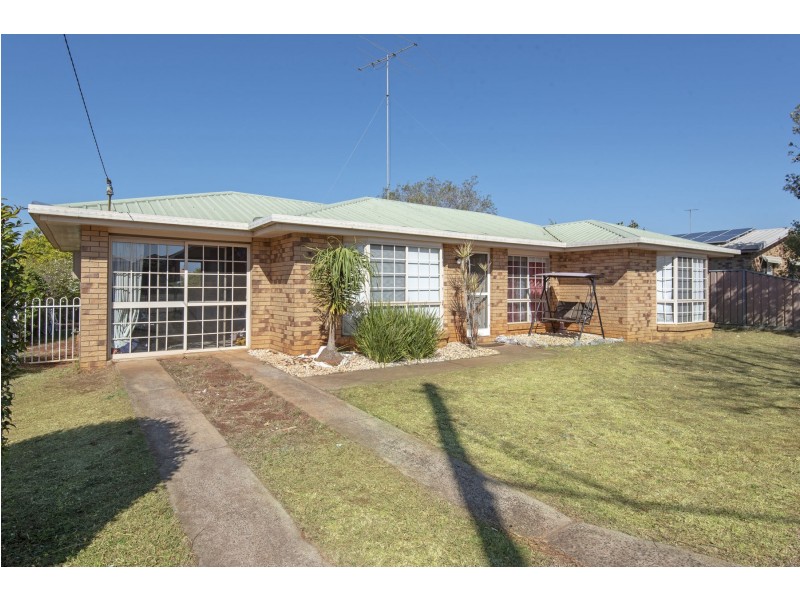 352 West Street, Kearneys Spring QLD 4350