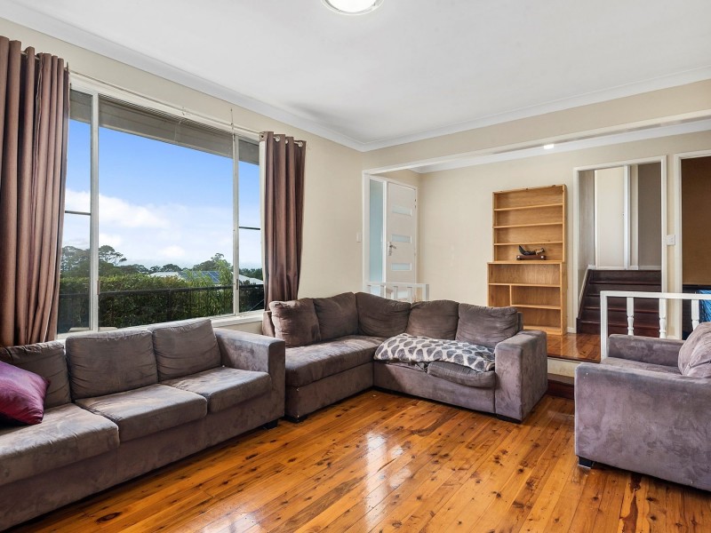 17 Martini Street, Mount Lofty QLD 4350