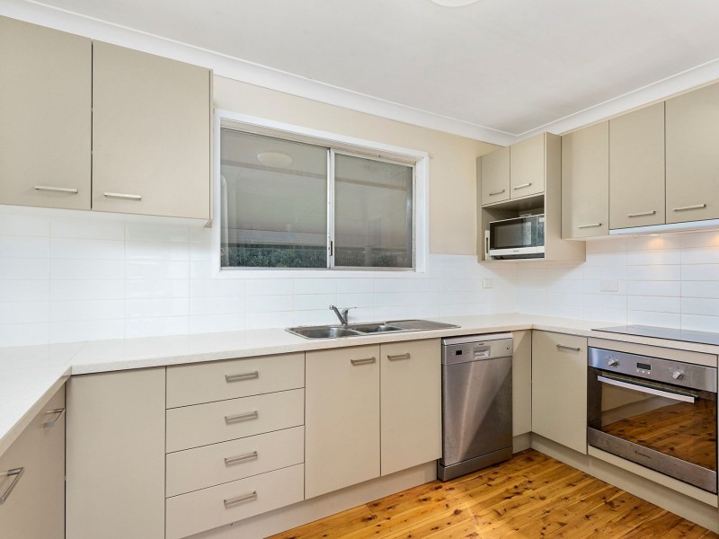 17 Martini Street, Mount Lofty QLD 4350