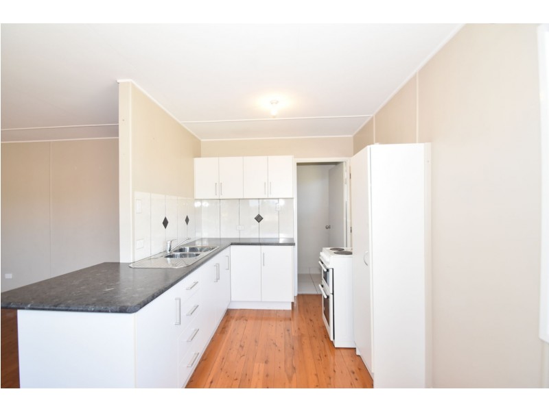 18 John Street, Goombungee QLD 4354