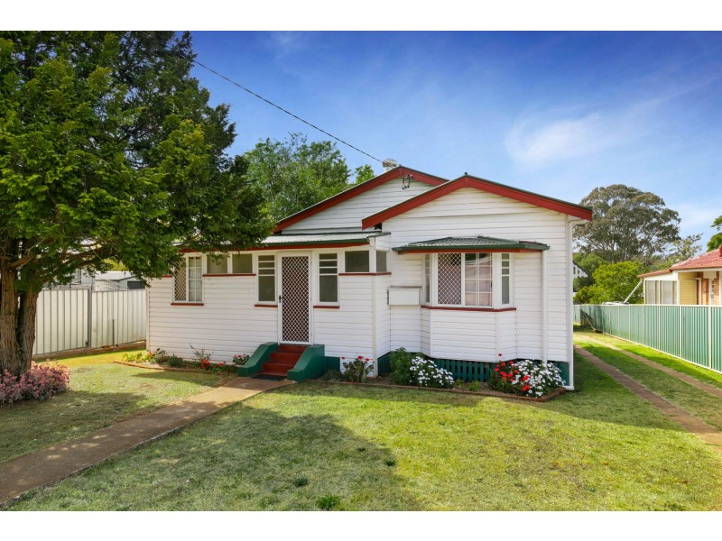 16 Helen Street, Newtown QLD 4350