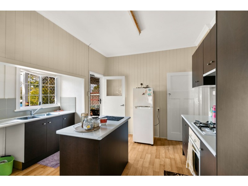 16 Helen Street, Newtown QLD 4350