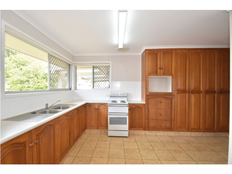 8 Blue Hills Drive, Rangeville QLD 4350