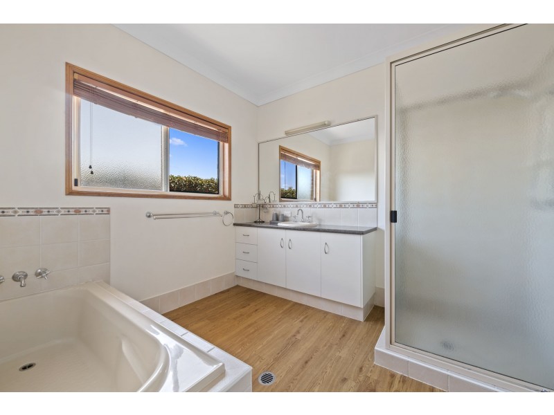 30 Tennyson Court, Westbrook QLD 4350