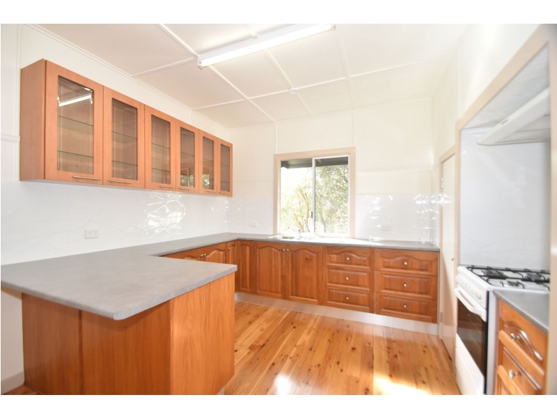 4 Underwood Crescent, Harristown QLD 4350