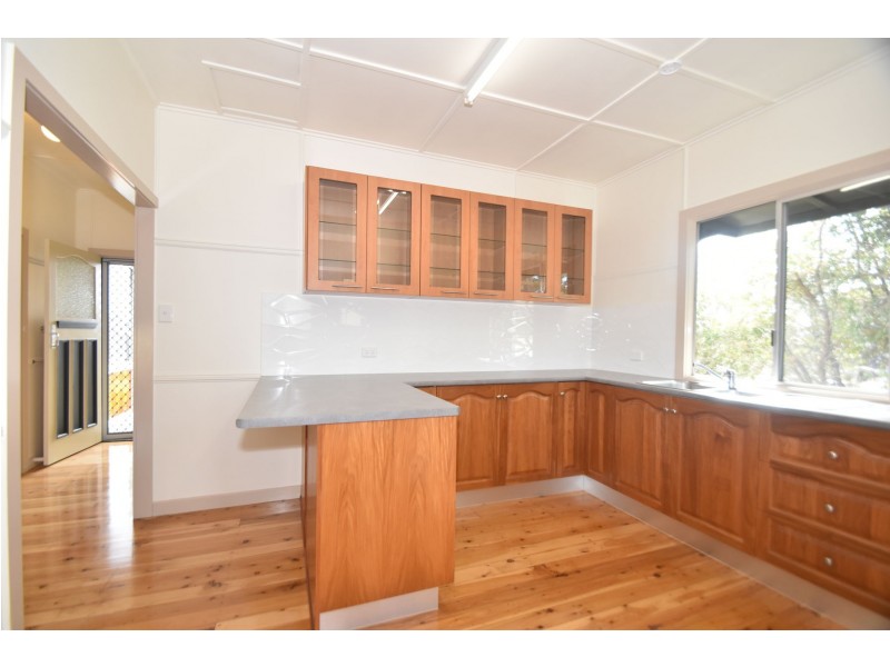 4 Underwood Crescent, Harristown QLD 4350