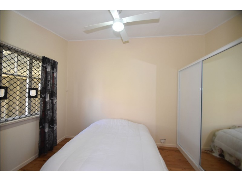 4 Underwood Crescent, Harristown QLD 4350