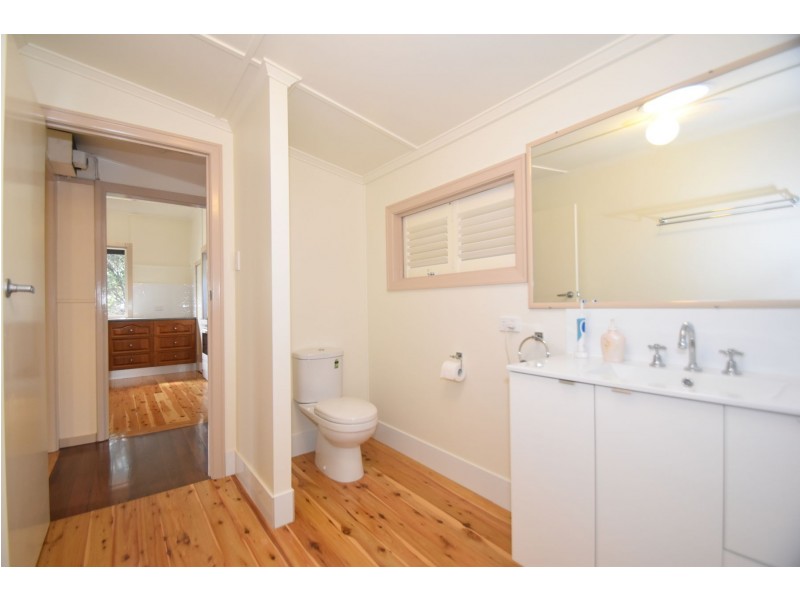 4 Underwood Crescent, Harristown QLD 4350