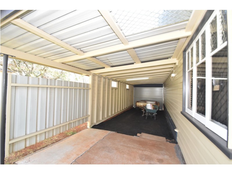 4 Underwood Crescent, Harristown QLD 4350