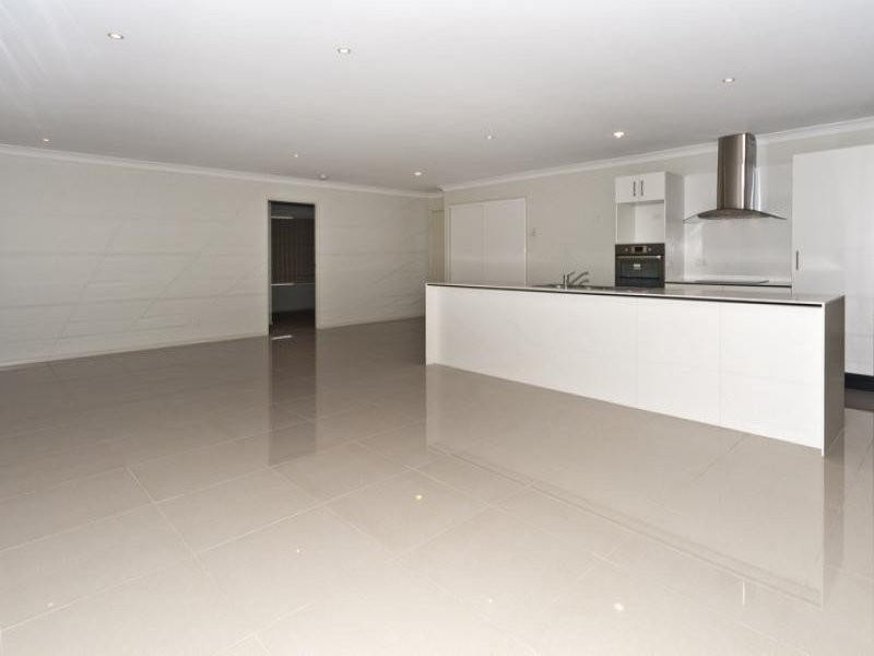 24 Shoesmith Drive, Westbrook QLD 4350