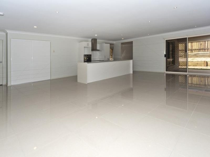 24 Shoesmith Drive, Westbrook QLD 4350