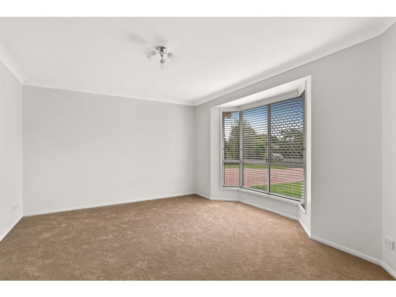 2 Granada Drive, Highfields QLD 4352