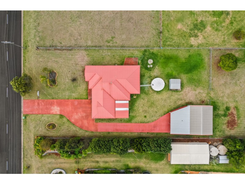 2 Granada Drive, Highfields QLD 4352