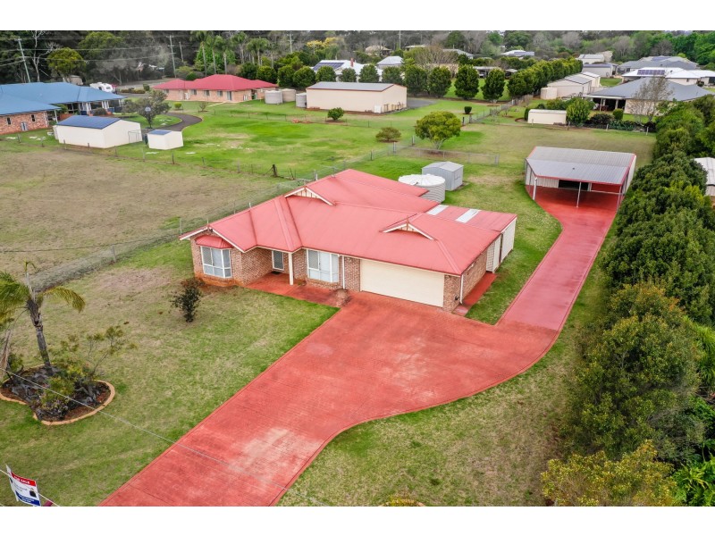 2 Granada Drive, Highfields QLD 4352