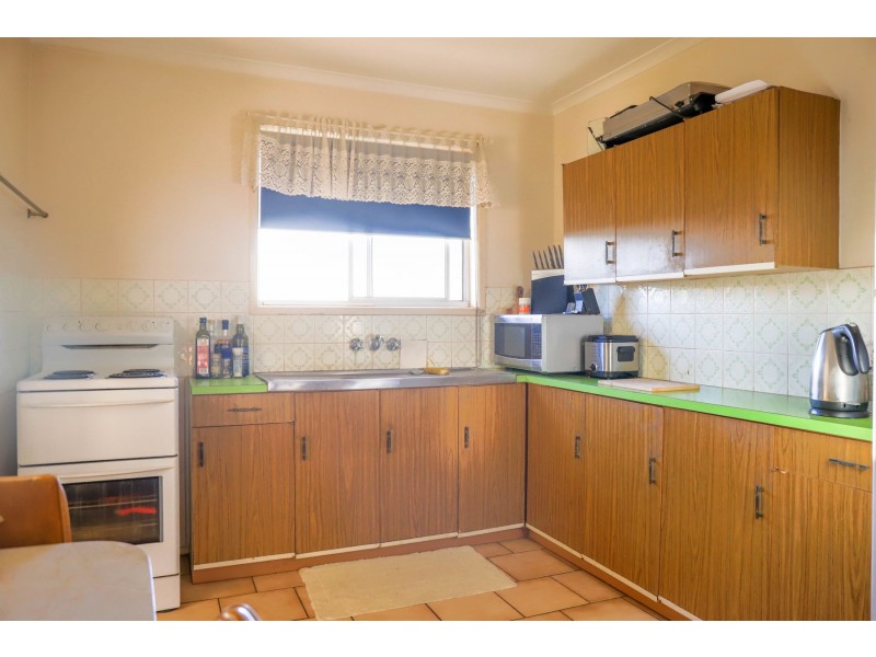 327 Hume Street, South Toowoomba QLD 4350