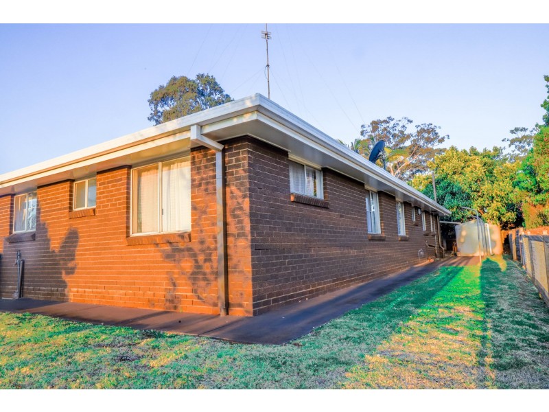 327 Hume Street, South Toowoomba QLD 4350