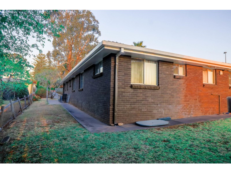 327 Hume Street, South Toowoomba QLD 4350