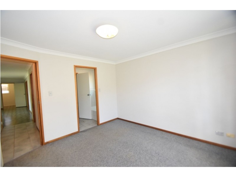 38 Riethmuller Street, Kearneys Spring QLD 4350