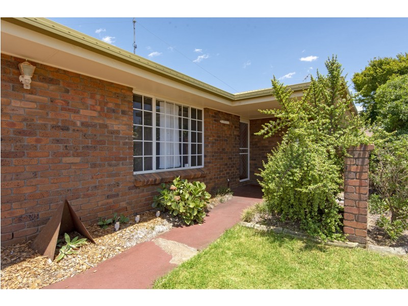 38 Riethmuller Street, Kearneys Spring QLD 4350