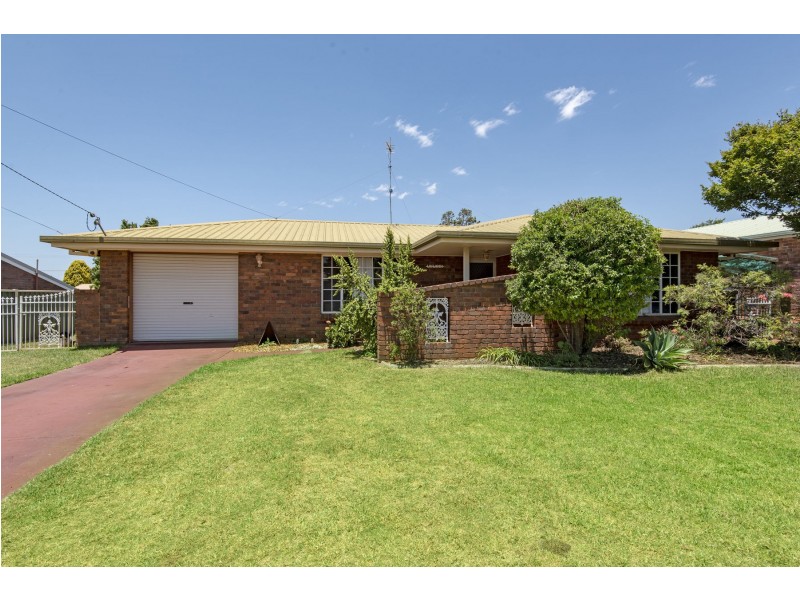 38 Riethmuller Street, Kearneys Spring QLD 4350