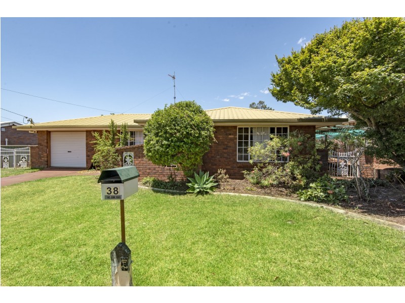 38 Riethmuller Street, Kearneys Spring QLD 4350