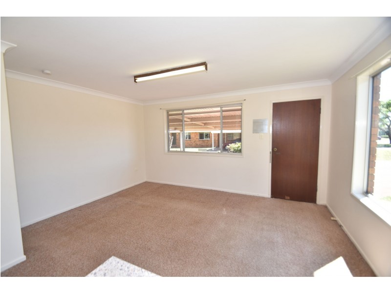 1/9 Marigold Street, Centenary Heights QLD 4350