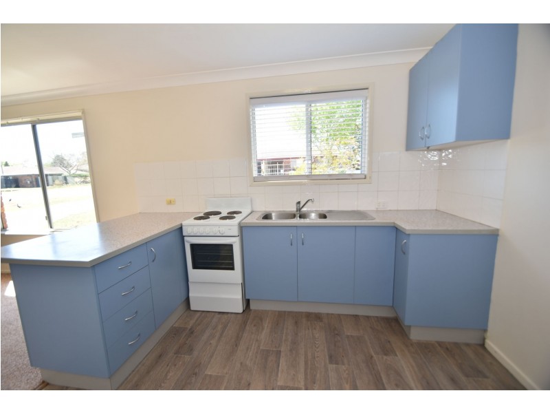 1/9 Marigold Street, Centenary Heights QLD 4350