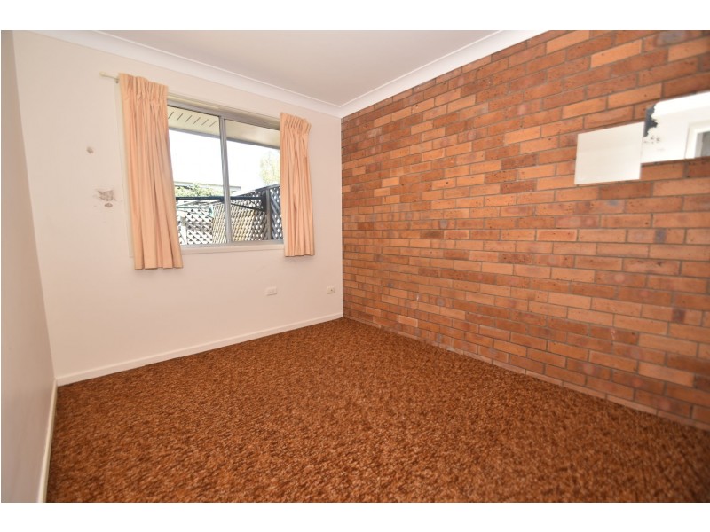 1/9 Marigold Street, Centenary Heights QLD 4350