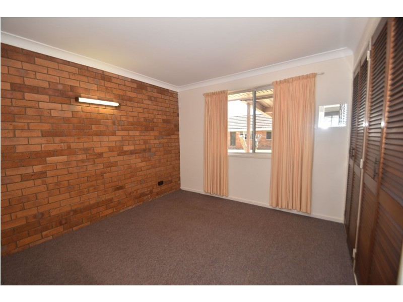 1/9 Marigold Street, Centenary Heights QLD 4350