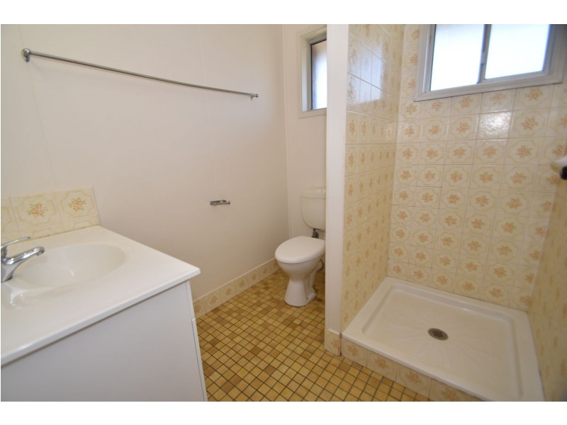 1/9 Marigold Street, Centenary Heights QLD 4350