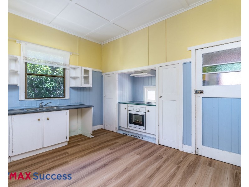 11 Jenkins Street, Newtown QLD 4350