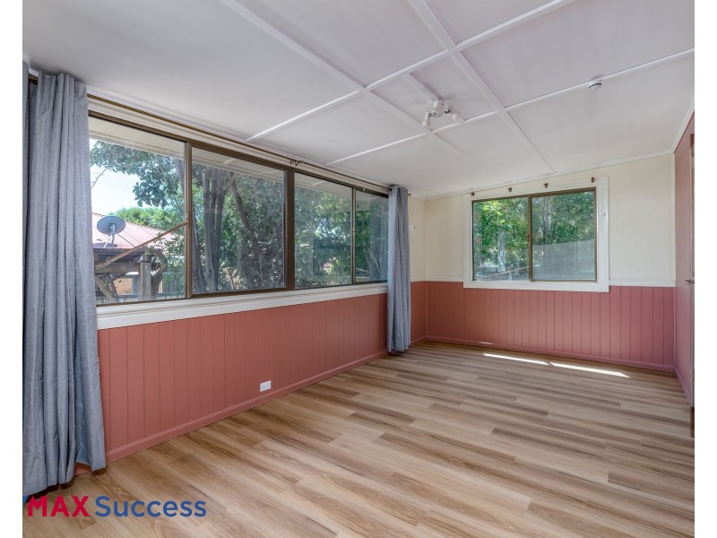 11 Jenkins Street, Newtown QLD 4350