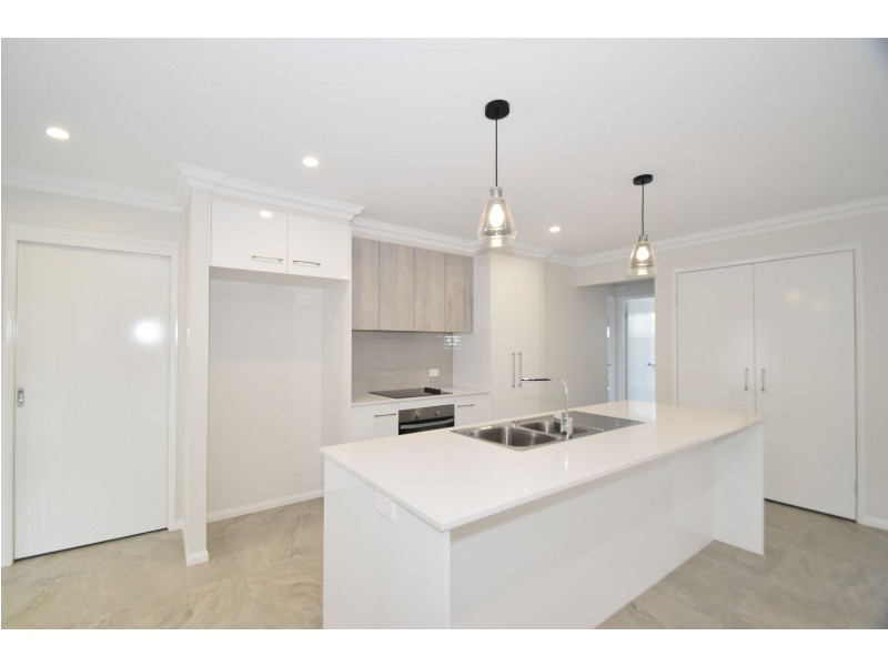 3/64A Holberton Street, Rockville QLD 4350