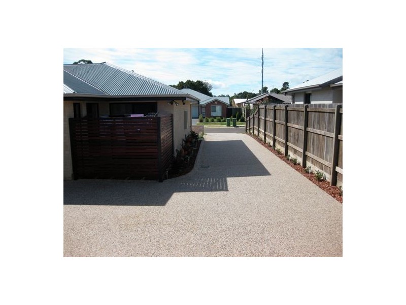 1/5 Sambar Court, Kearneys Spring QLD 4350