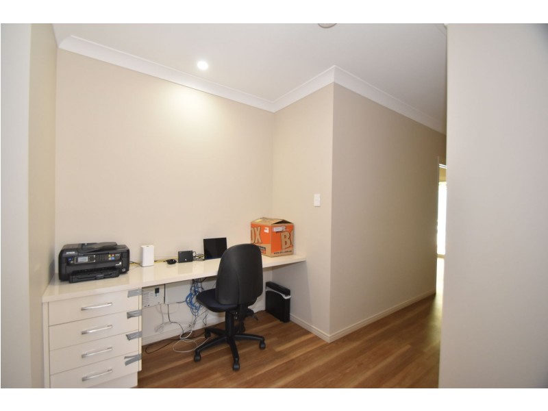 36 Brimblecombe Drive, Middle Ridge QLD 4350