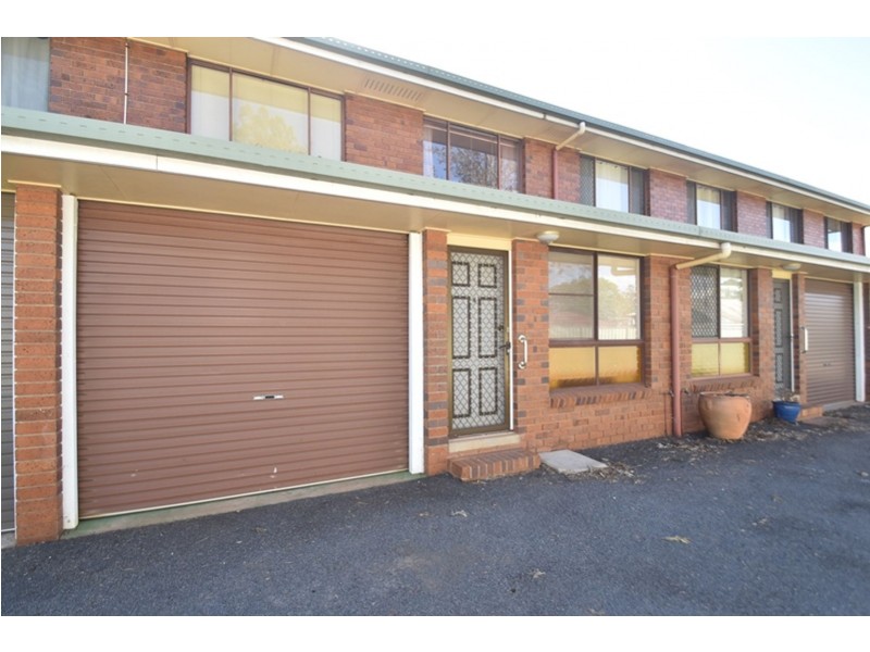 4/15 Edith Street, Newtown QLD 4350
