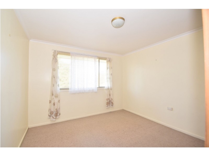 4/15 Edith Street, Newtown QLD 4350