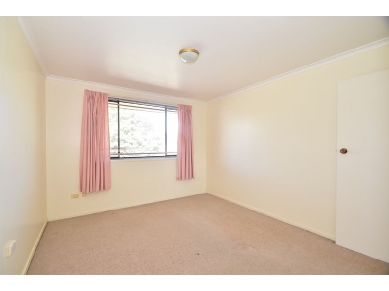 4/15 Edith Street, Newtown QLD 4350